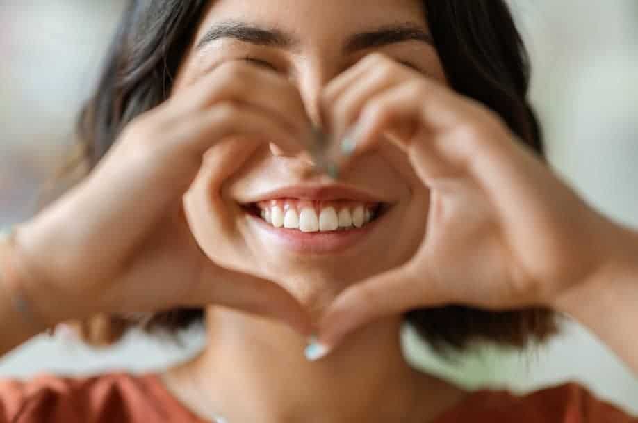 How Can Our Experts Detect Early Signs of Oral Health Issues St albans?